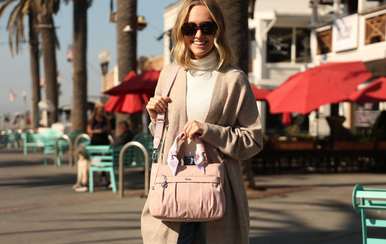 BCSA2416-954 Wise Happy Pink Satchel Model Closer