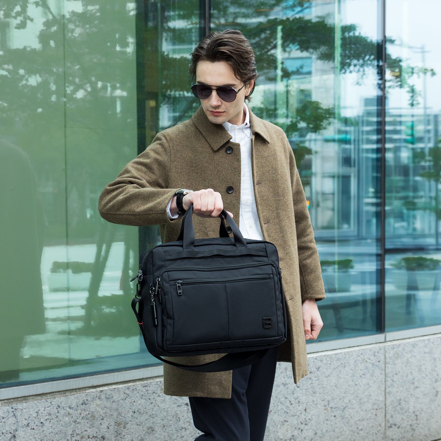 BAPC2302-100 Resolve Black Laptop Bag Model Work