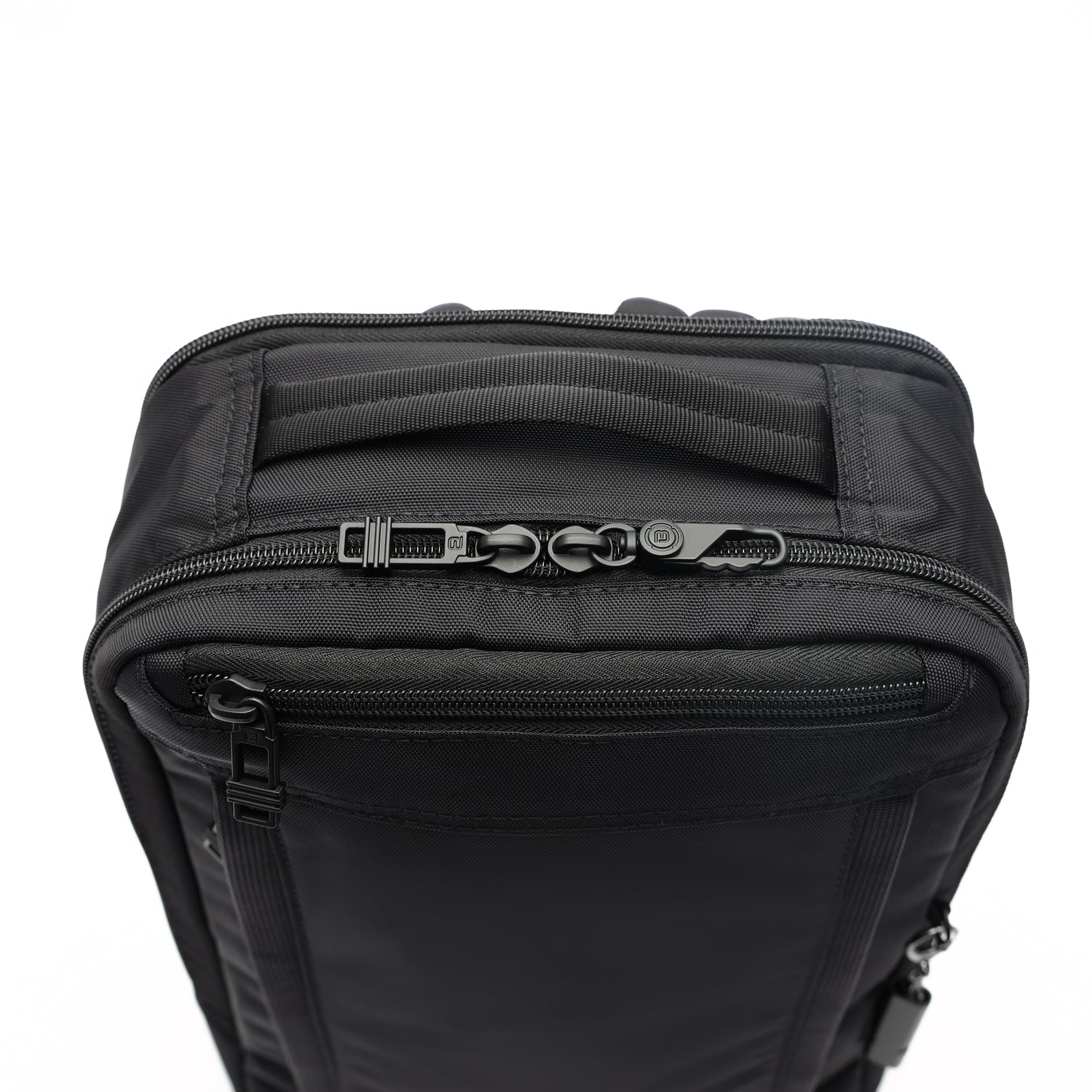 BAPC2304-100 Daybreak Black Backpack Security Puller