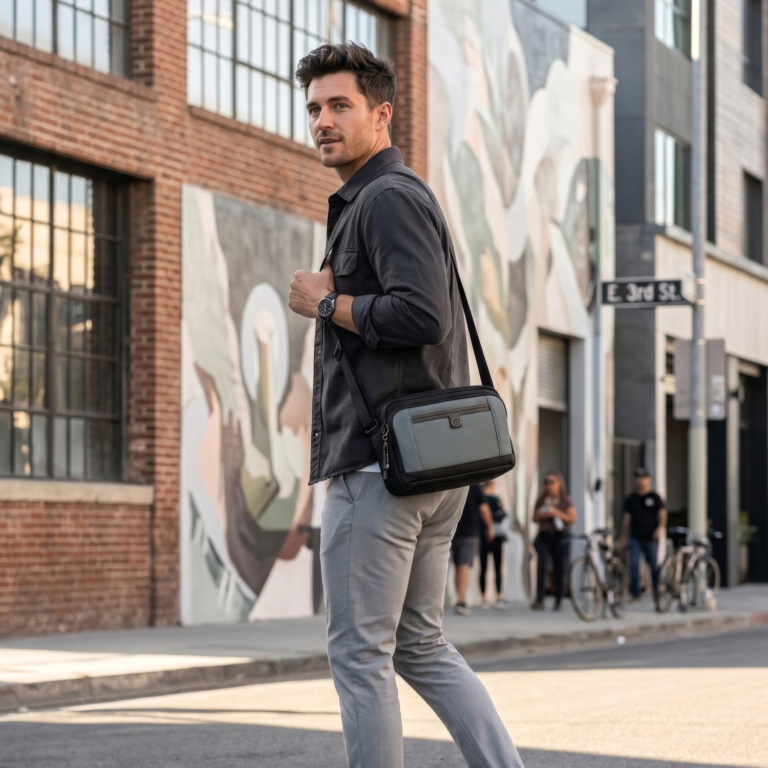BDA2502-1A7 Davis-02 Black/Grey Crossbody Model