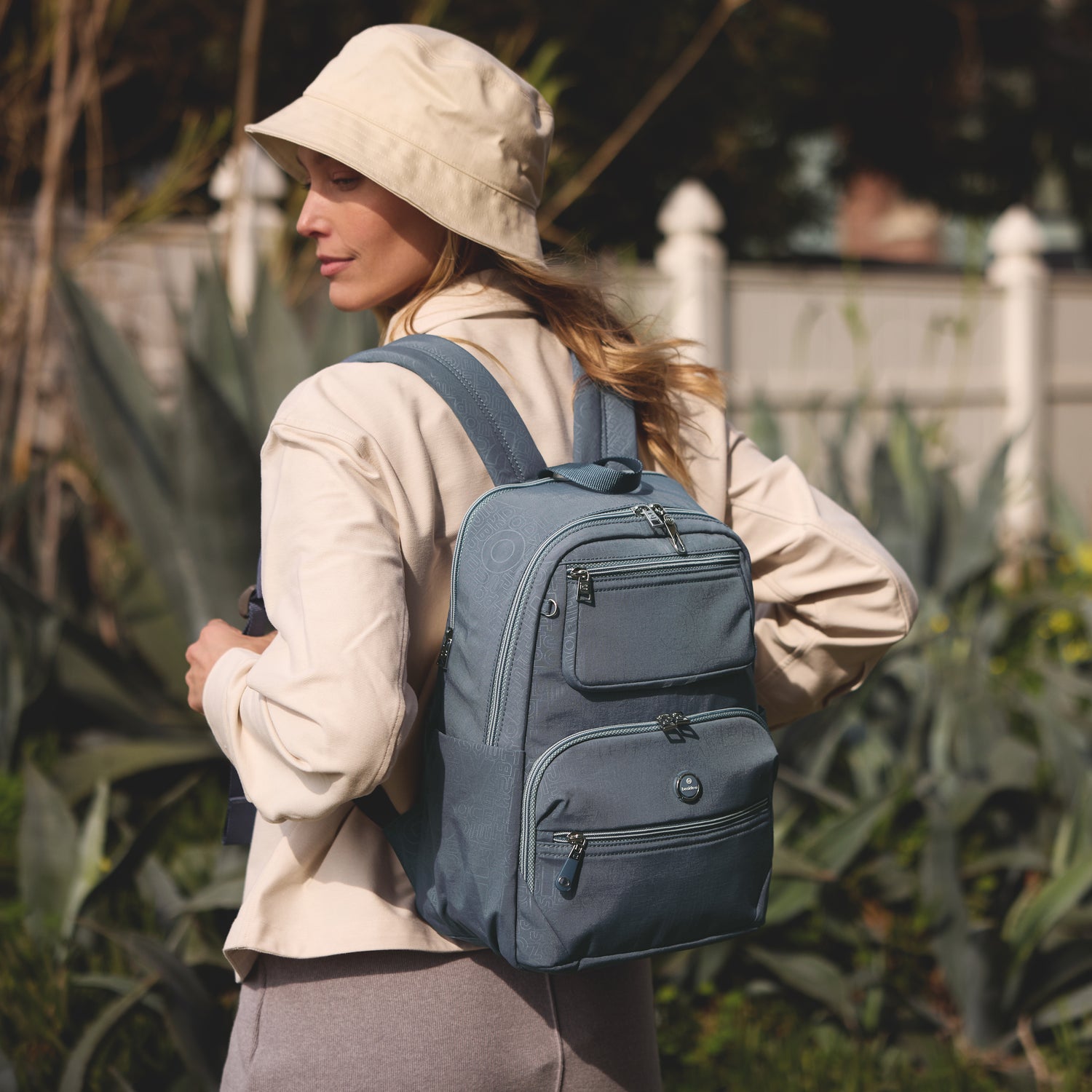 BFYPRO2322-3H9 Habit Iron Blue Backpack Model