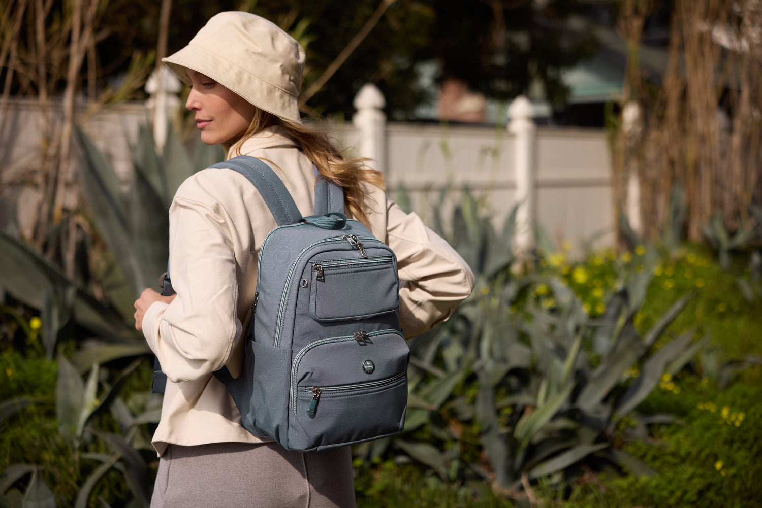 BFYPRO2322-3H9 Habit Iron Blue Backpack Model