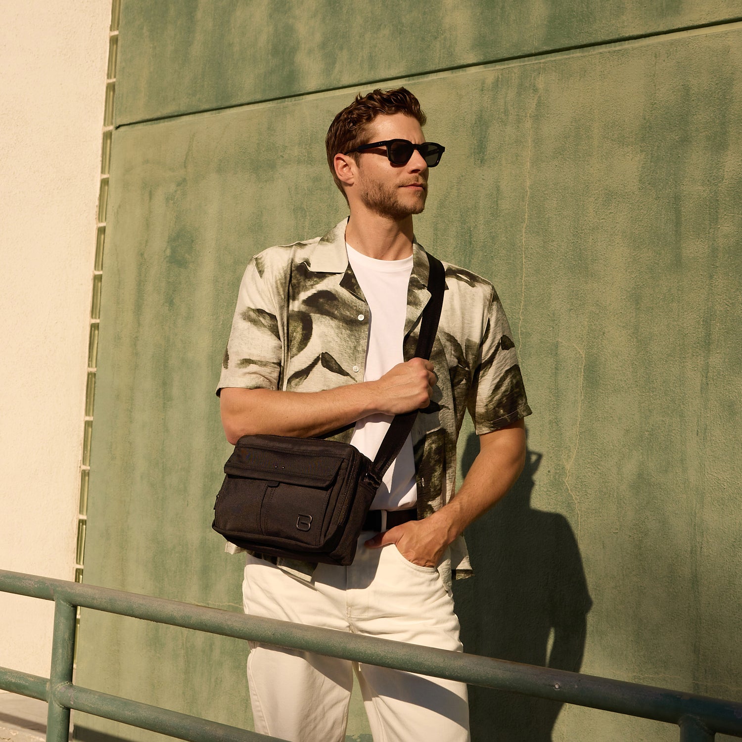 BMAL2301S-100 Direction S Black Crossbody Model