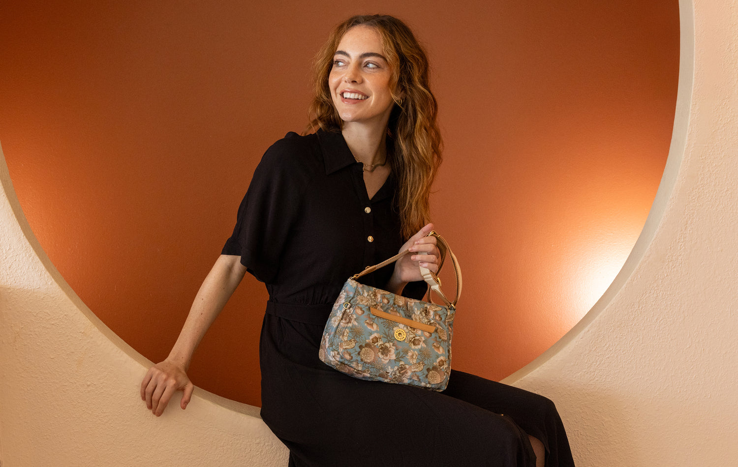 BNE2402-3K5 Intrigue Blue Green Twilight Crossbody Model Arc