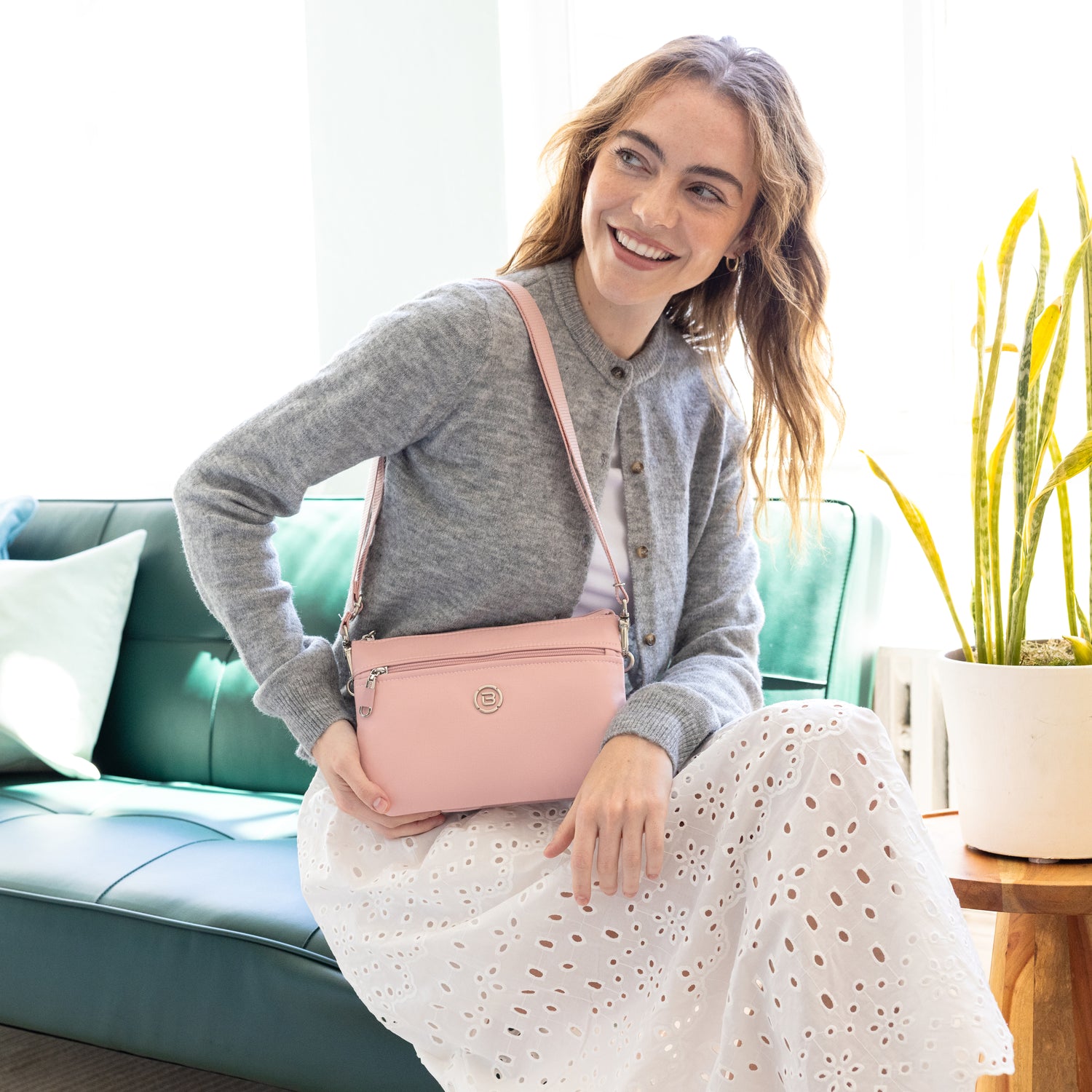 BNU2314R1-958 Factor R1 Pale Mauve Pink Crossbody Model Couch