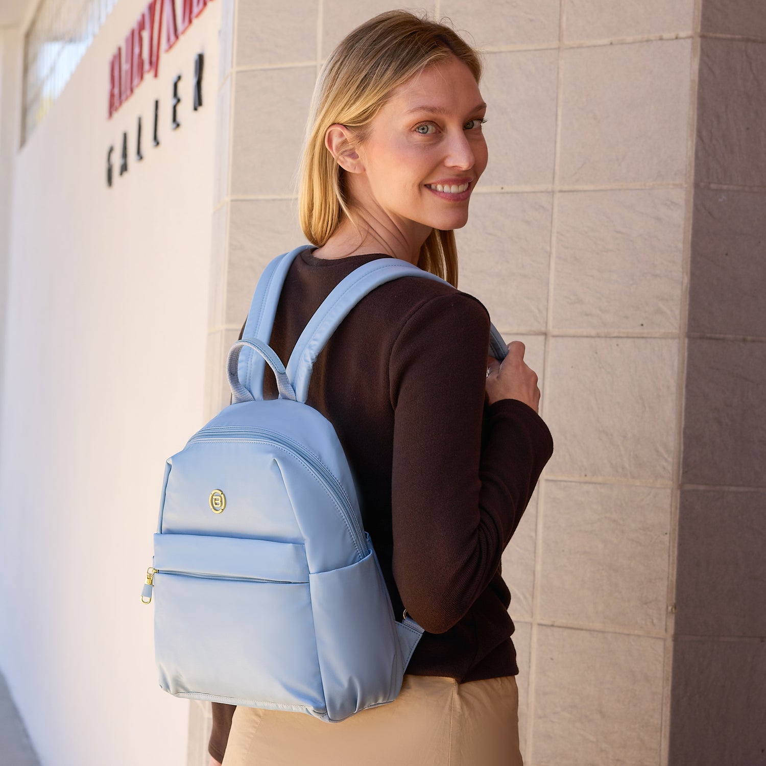 BNU2424-3K3 Intrepid Blue Mist Backpack Model Back