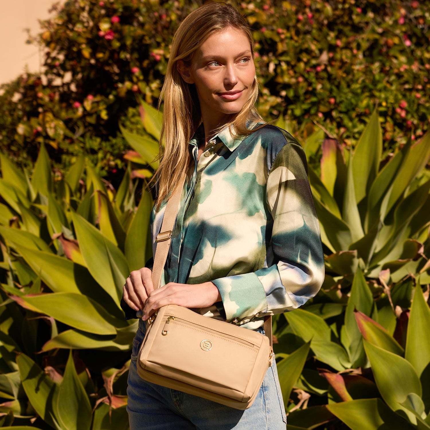 BNU2427-955 Sharp Golden Sand Crossbody Model Angled