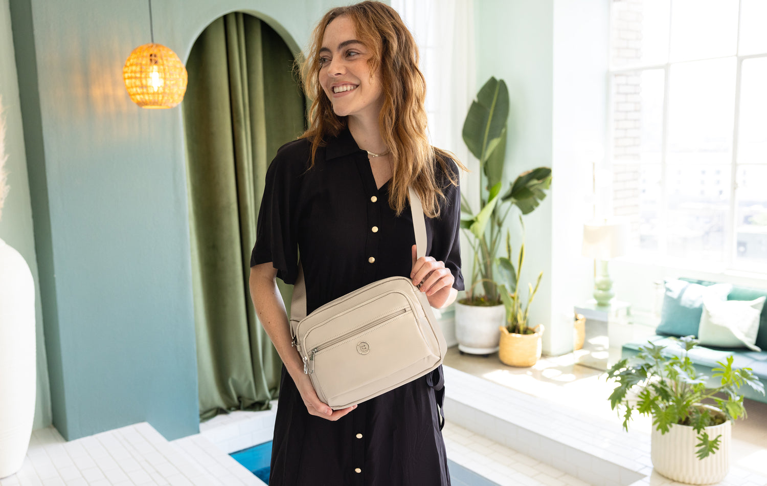 BNU2484-6D1 Biscuit Silver Gray Crossbody Model Standing Look Left