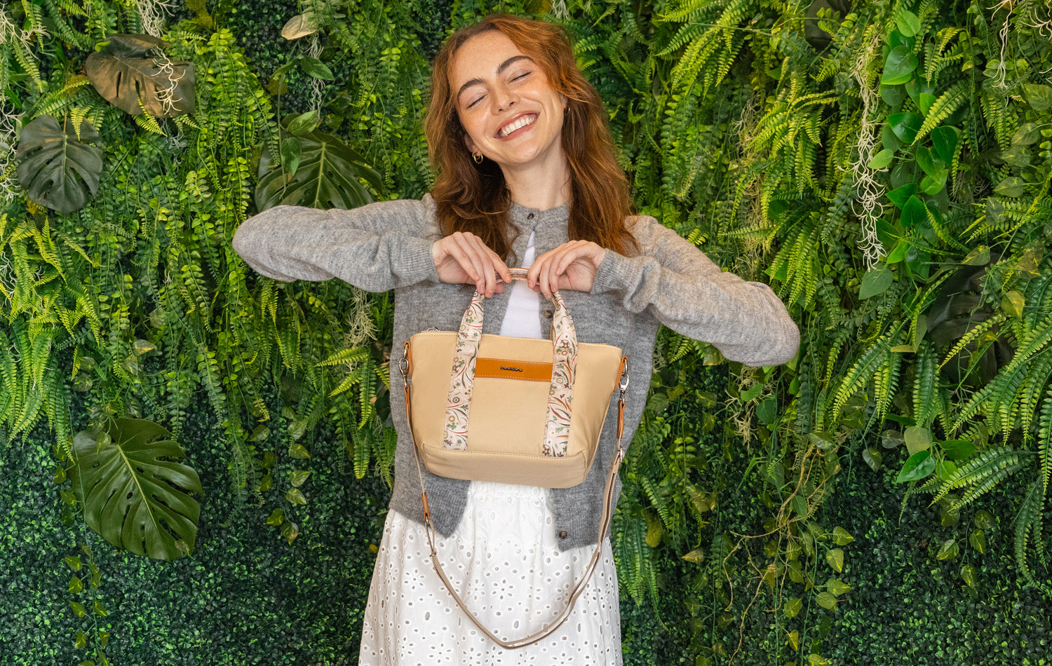 BNUFL2402-956 Capable Golden Bloom Satchel Model Top Handles