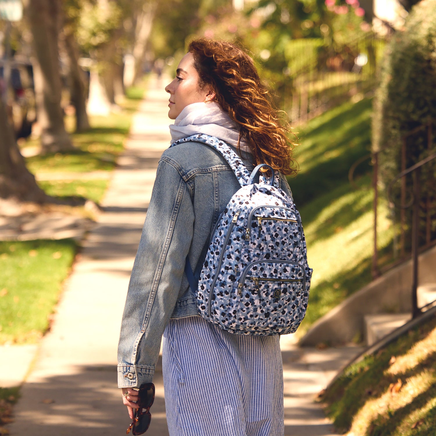 BNUP170R2-3J7 Climb Midnight Floral Blue Backpack Model
