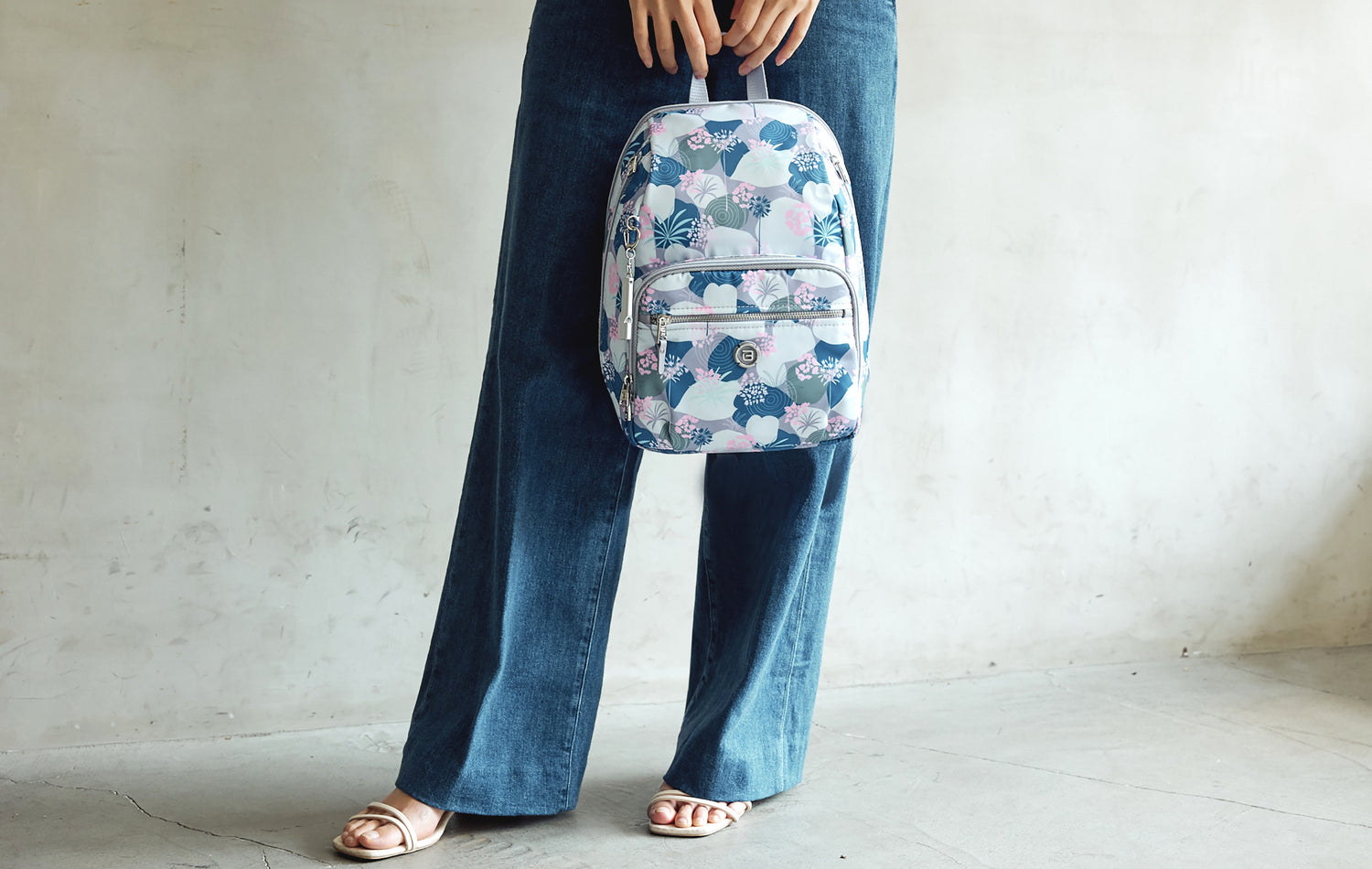 BNUP2409-8A4 Decibel Botanical Purple Backpack Model