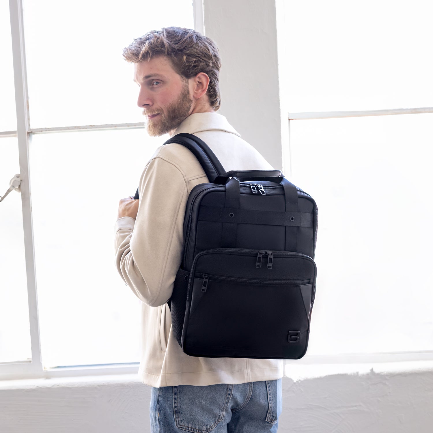 BTT2502-100 Traverse Pro-02 Black Backpack Model